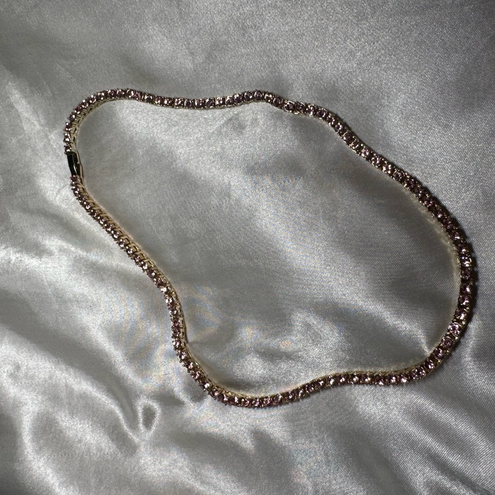 Gold necklace with pink gems - Picture 4 of 5